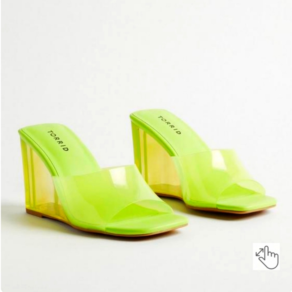 NWT Torrid Lucite heels